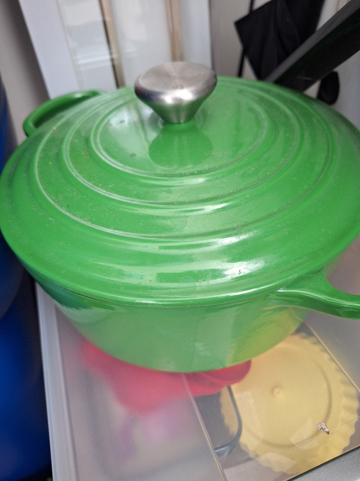 Groene gietijzeren braadpan met deksel, Huis en Inrichting, Keuken | Potten en Pannen, Gebruikt, Met deksel, Ophalen of Verzenden