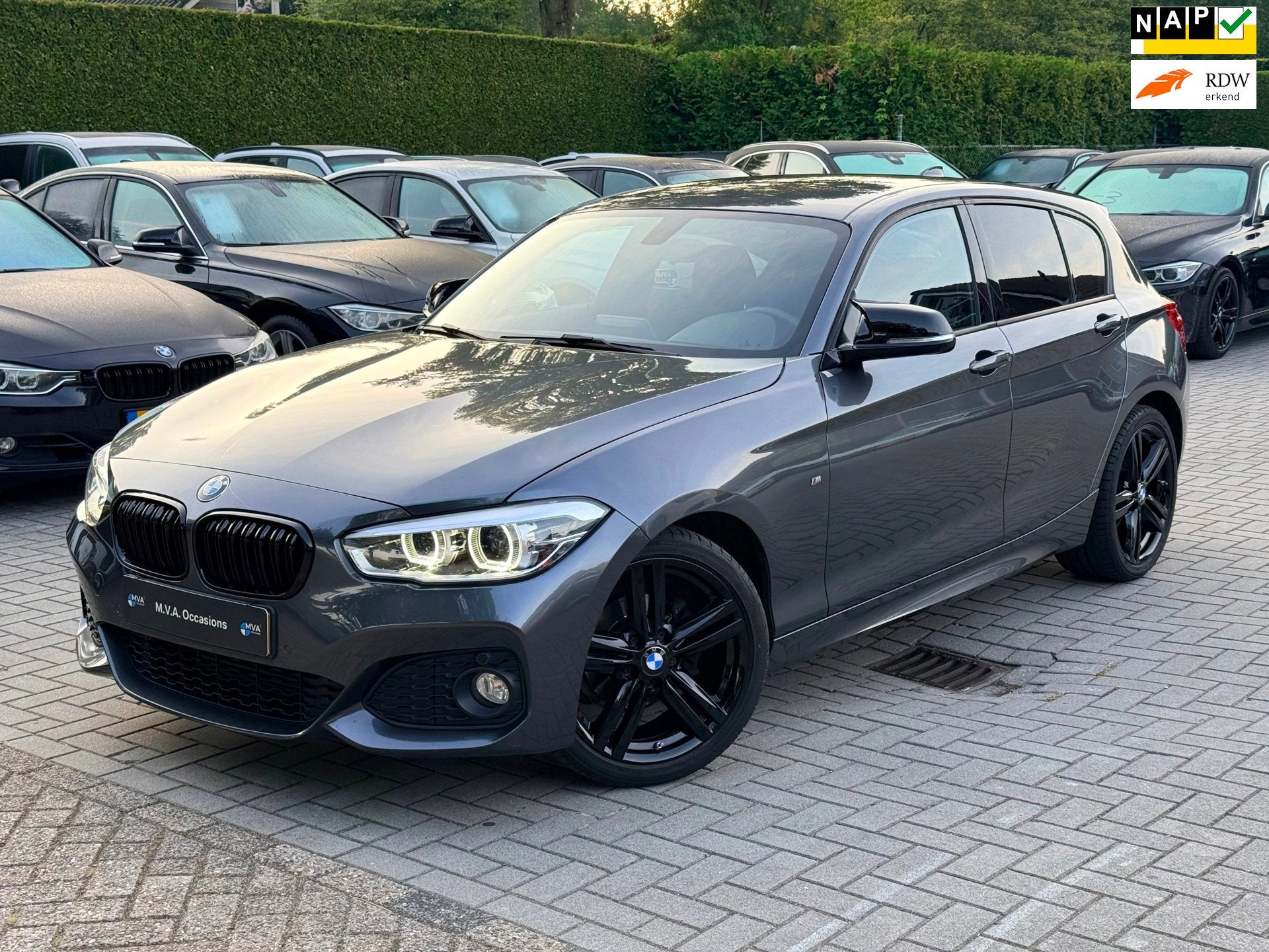 BMW 1-serie 116i M Sport Lci|Navigatie|18 inch M|NAP|Cruise, Auto's, 1-Serie, Achterwielaandrijving, Alcantara, Origineel Nederlands