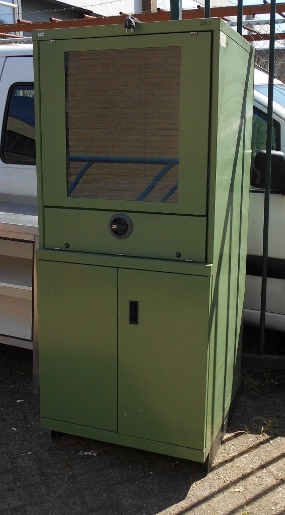 Computerkast, Lista, 230 volt, 72x73x173 cm, Ophalen, Gebruikt, 70 tot 120 cm, Metaal
