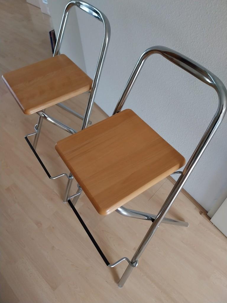 Te koop 2 barkrukken inklapbaar, Huis en Inrichting, Barkrukken, Ophalen, Met voetsteun, 60 tot 90 cm, Zo goed als nieuw