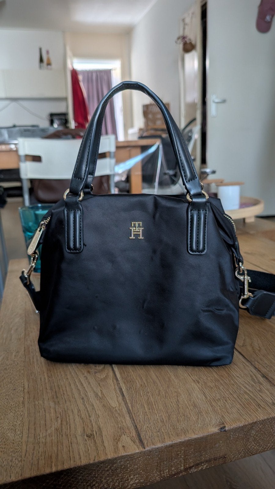 Tommy Hilfiger Handtas, Sieraden, Tassen en Uiterlijk, Tassen | Damestassen, Ophalen, Zo goed als nieuw, Zwart, Handtas