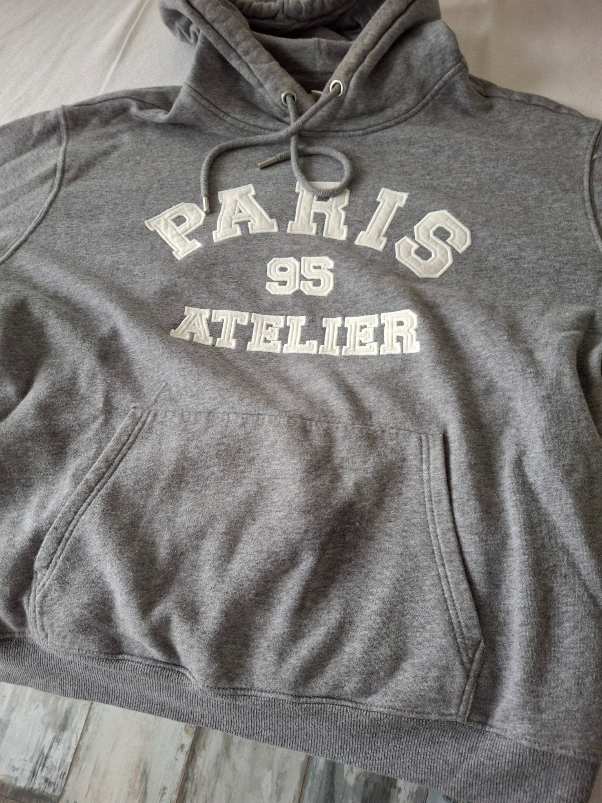 Super mooie sweater met letters erop geborduurd, Kleding | Heren, Truien en Vesten, Ophalen of Verzenden, Zo goed als nieuw, Maat 46 (S) of kleiner
