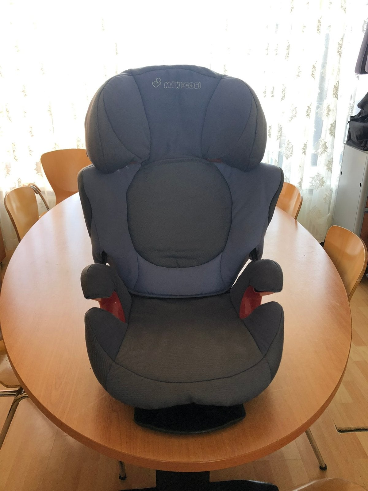 Autostoel Maxi Cosi, Kinderen en Baby's, Autostoeltjes, Autogordel, 9 t/m 18 kg, Zo goed als nieuw, Ophalen