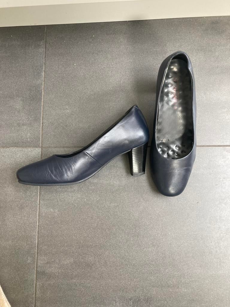 Blauw leren stewardessen pumps Wolky@work mt 39, Pumps, Blauw, Ophalen of Verzenden, Gedragen