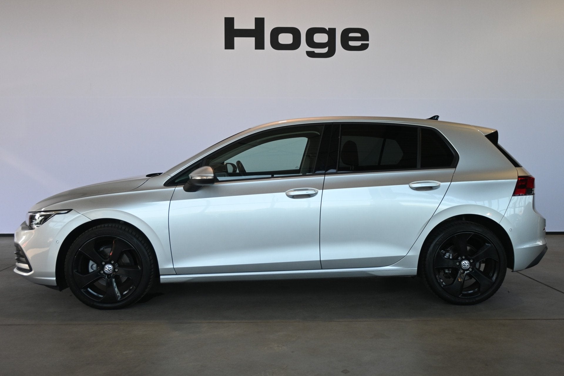 Volkswagen Golf 1.5 eTSI R-Line Automaat Clima Carplay Cruis, Auto's, 4 cilinders, Bedrijf, 1500 kg, 5 stoelen