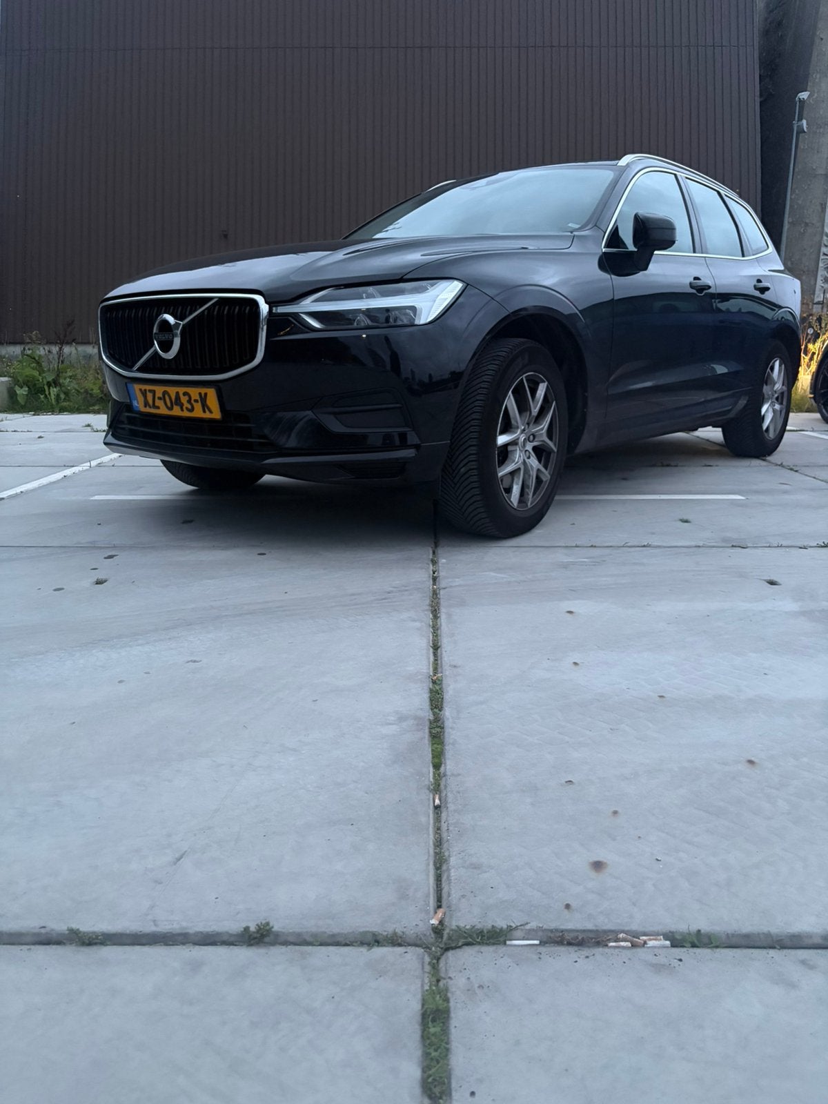 Volvo XC60 T5 250pk Geartronic 2019 Zwart, Auto's, 4 cilinders, 1969 cc, Zwart, Origineel Nederlands