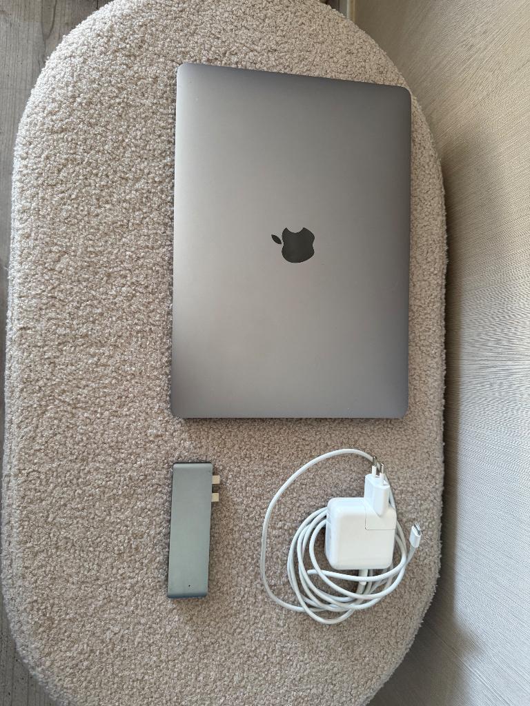 MacBook Air, Computers en Software, Apple Desktops, Ophalen, Gebruikt, 8 GB, 8 GB