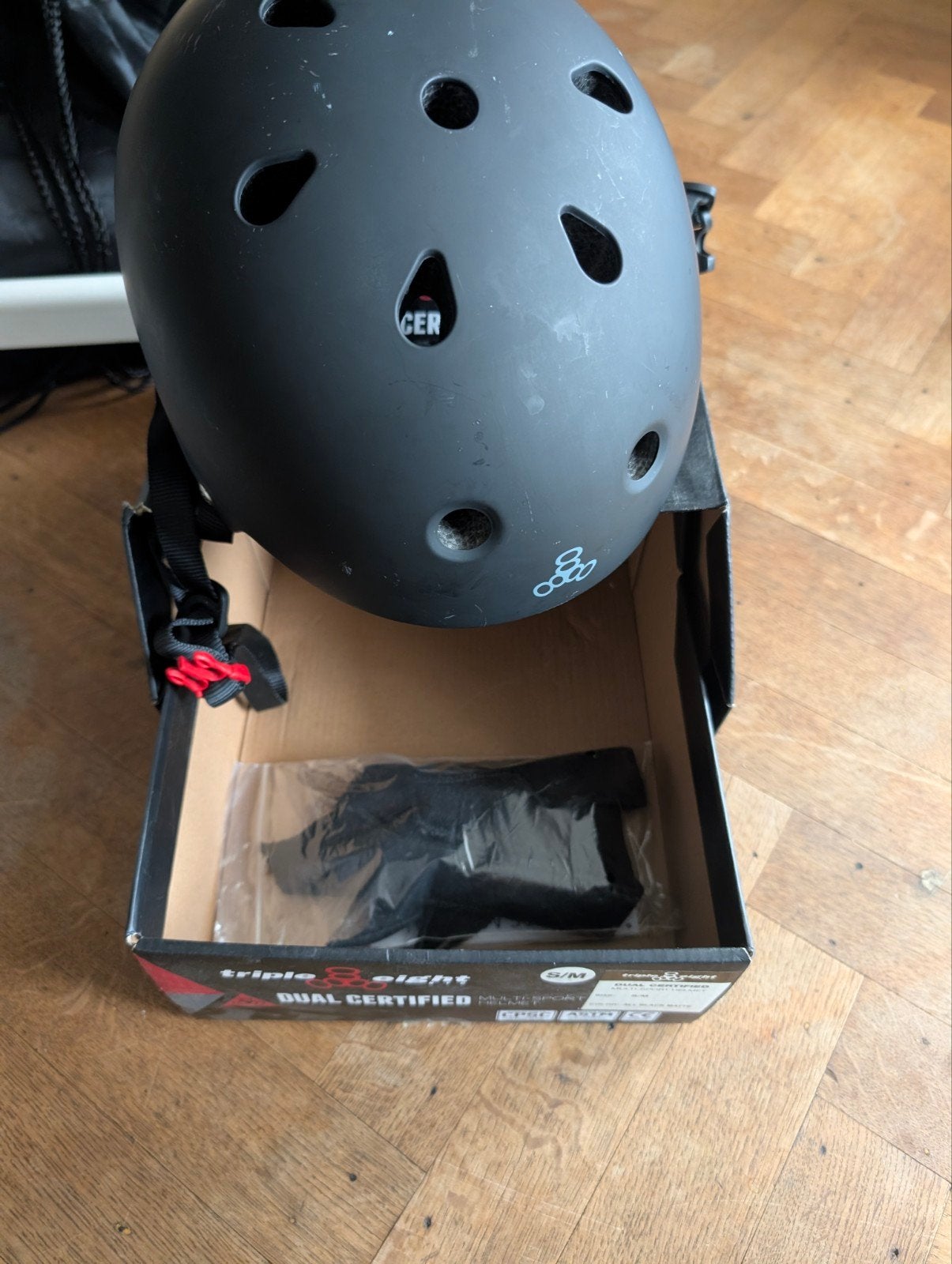 Triple Eight Skate Helm S/M - Dual Certified, Sport en Fitness, Skateboarden, Ophalen of Verzenden, Nieuw, Bescherming