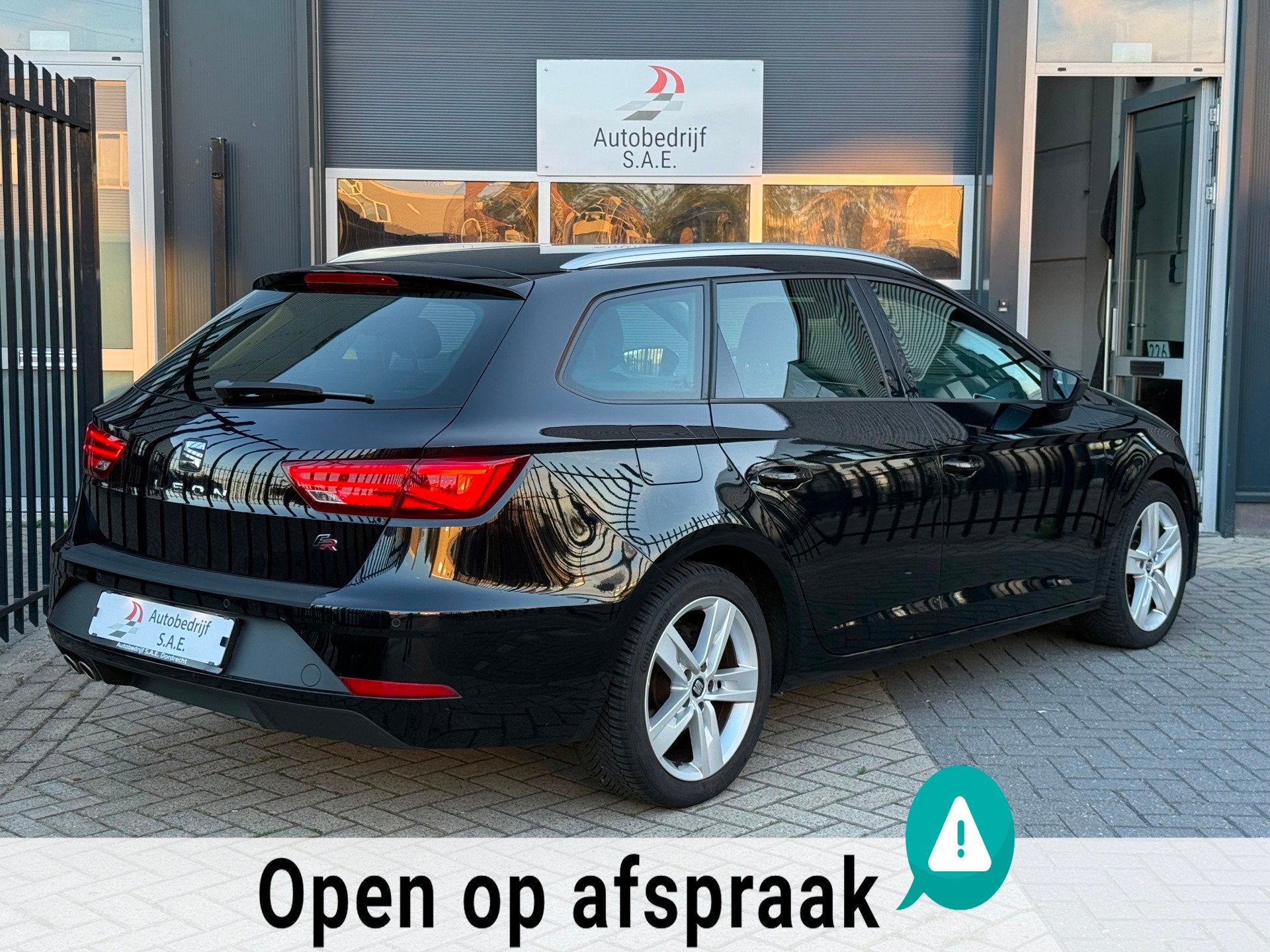Seat Leon ST 1.5 TSI FR DSG CARPLAY VIRTUAL ACC LED CLIMATE, Euro 6, 4 cilinders, Leon, Zwart