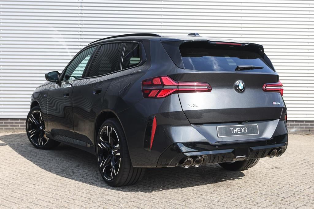 BMW X3 M50 xDrive Automaat / Panoramadak / Trekhaak / Sports, Zwart, Verwarming stoelen achter, Leder, Bedrijf