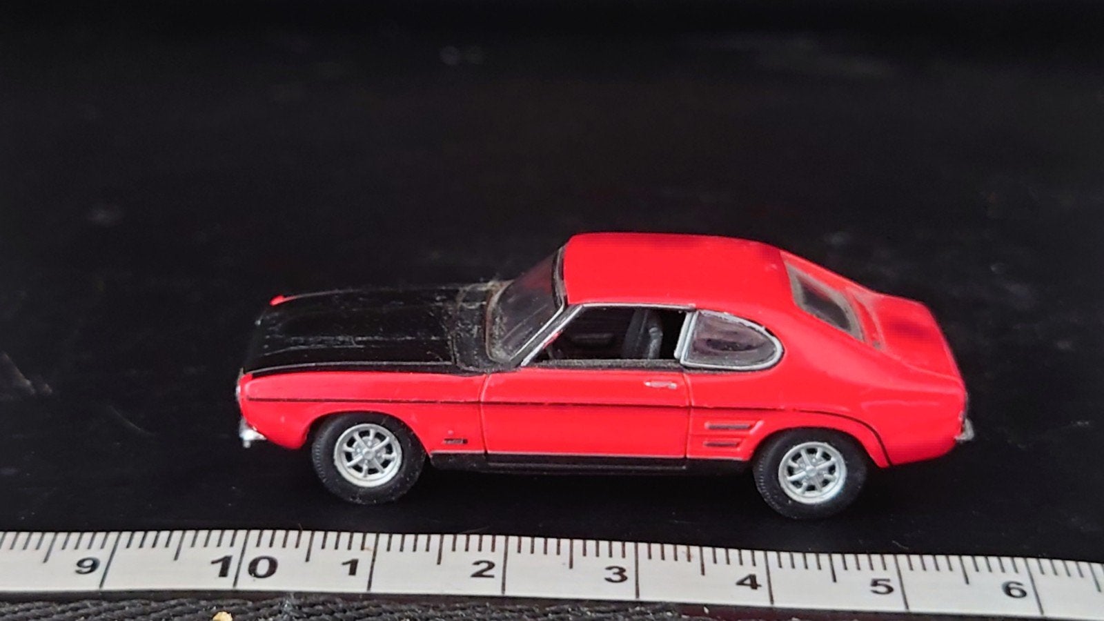 Schuco 1:66 Ford Capri - Rood/Zwart Diecast Modelauto, Hobby en Vrije tijd, Modelauto's | 1:87, Ophalen of Verzenden, Zo goed als nieuw