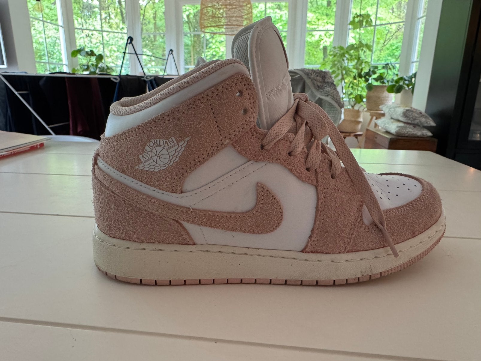 Nike Air Jordan - zo goed als nieuw, Kleding | Dames, Schoenen, Wit, Ophalen of Verzenden, Sneakers of Gympen, Zo goed als nieuw