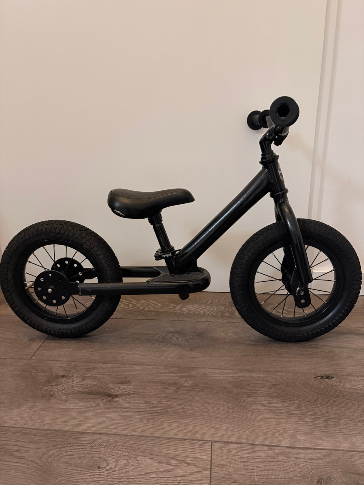 Foto 5 van Trybike loopfiets zwart zo goed als nieuw