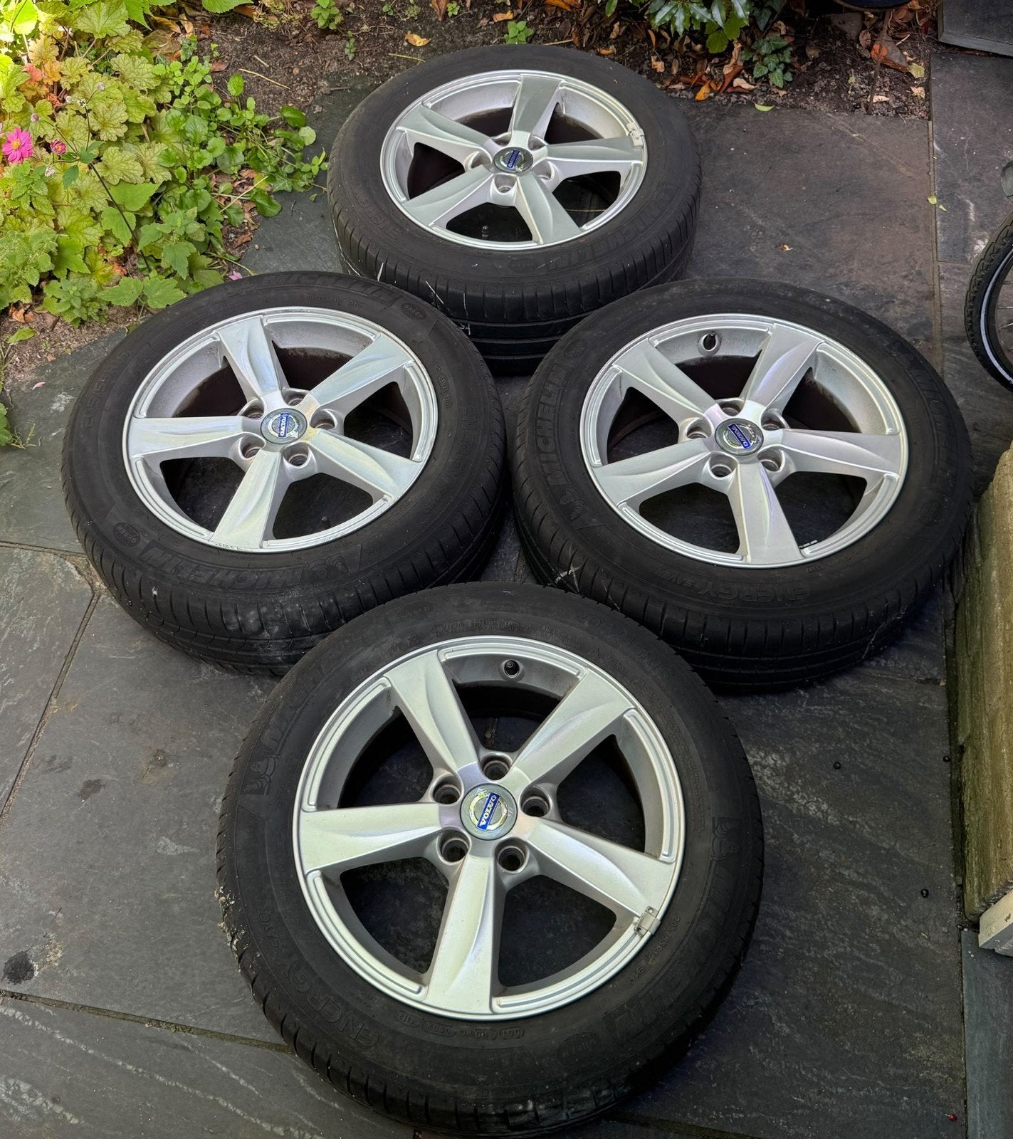 Michelin Volvo autobanden met velgen, Ophalen, 16 inch, 205 mm, Zomerbanden