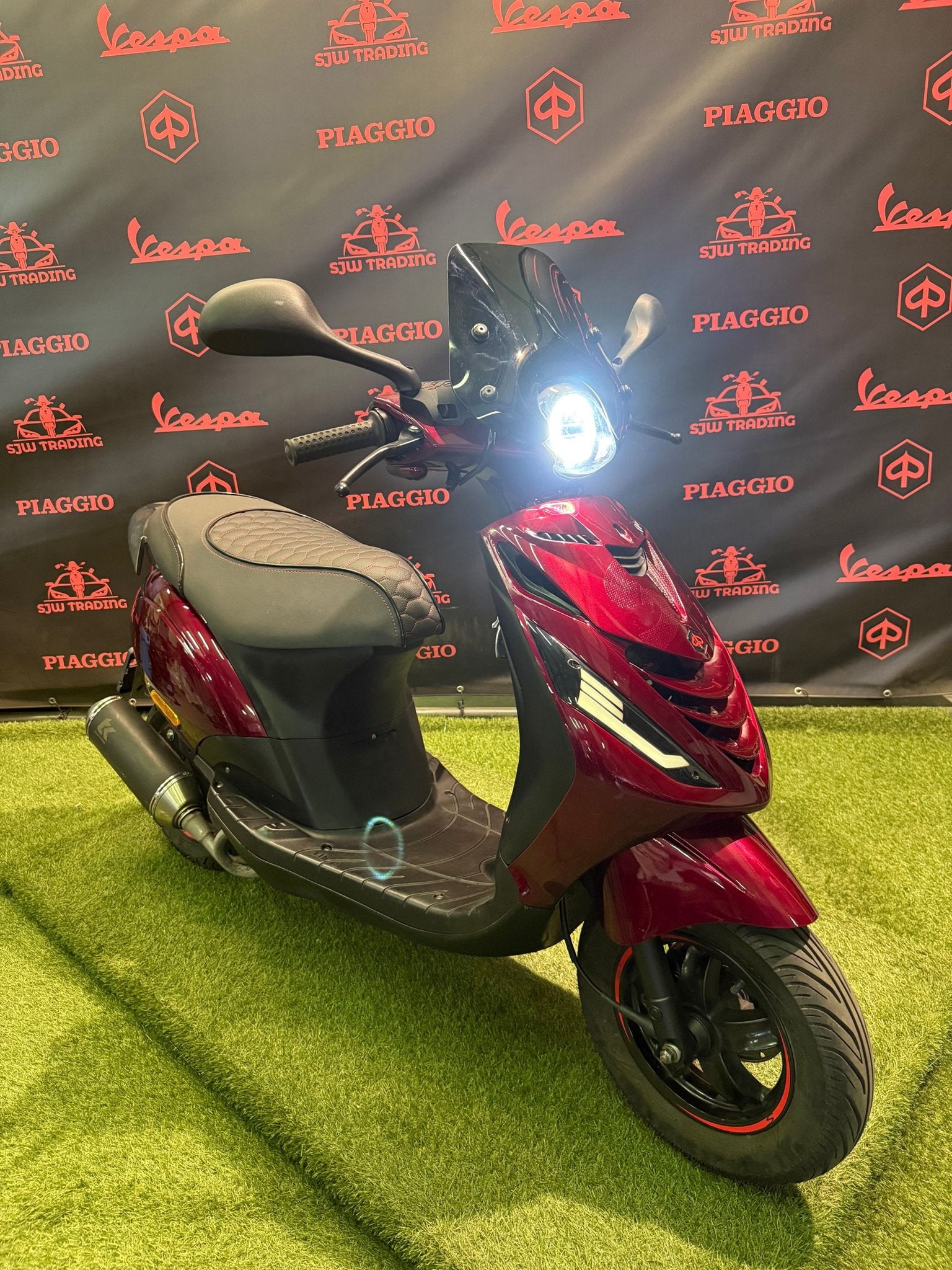 Piaggio Zip 2020 / 80cc Malossi / RS Zadel / Angel Eye Led, Fietsen en Brommers, Scooters | Piaggio, Ophalen of Verzenden, Maximaal 45 km/u