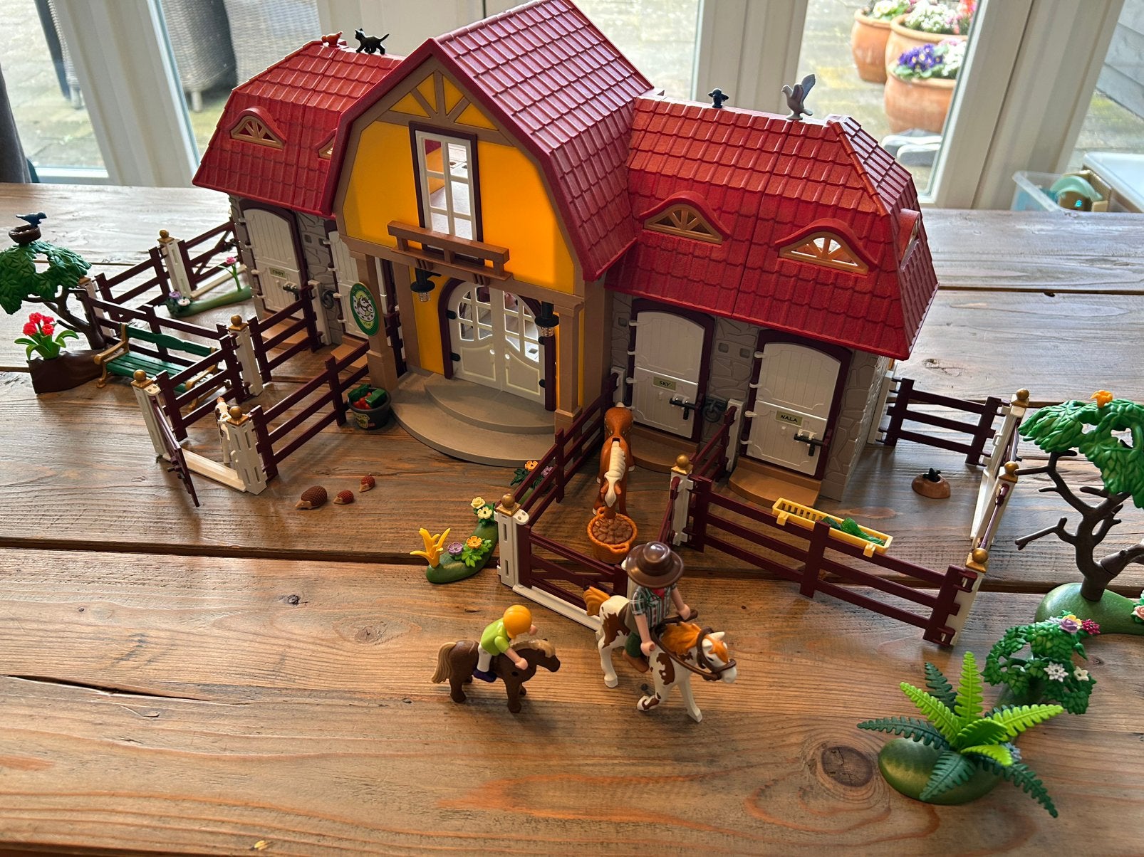 Playmobil Paardenmanege 5221 met figuren en accessoires, Kinderen en Baby's, Speelgoed | Playmobil, Ophalen, Zo goed als nieuw
