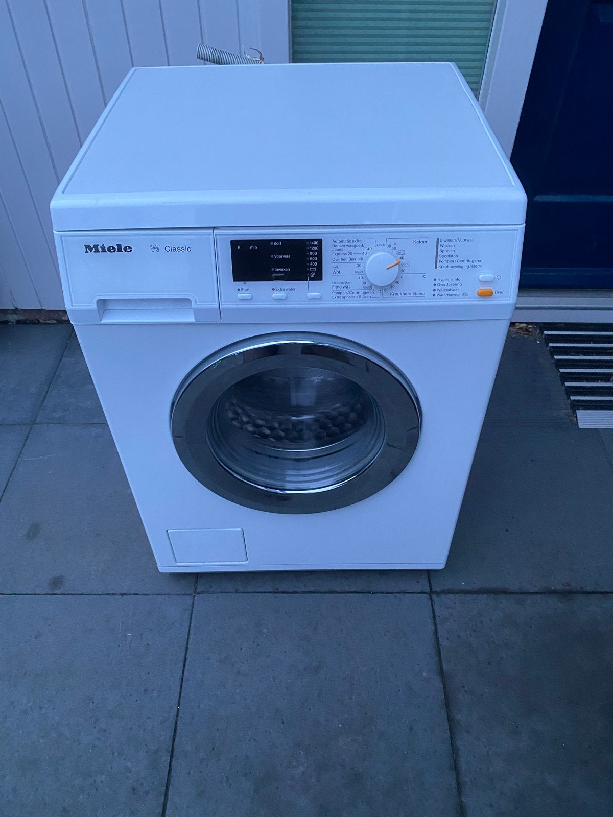 Miele W Classic 8kg Voorlader Wasmachine - SoftCare Trommel, Gebruikt, Ophalen of Verzenden, Voorlader, Kort programma