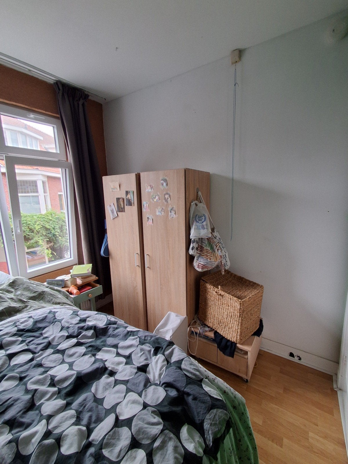 Kledingkast met twee deuren - zo goed als nieuw, Met deur(en), Zo goed als nieuw, Modern, 150 tot 200 cm