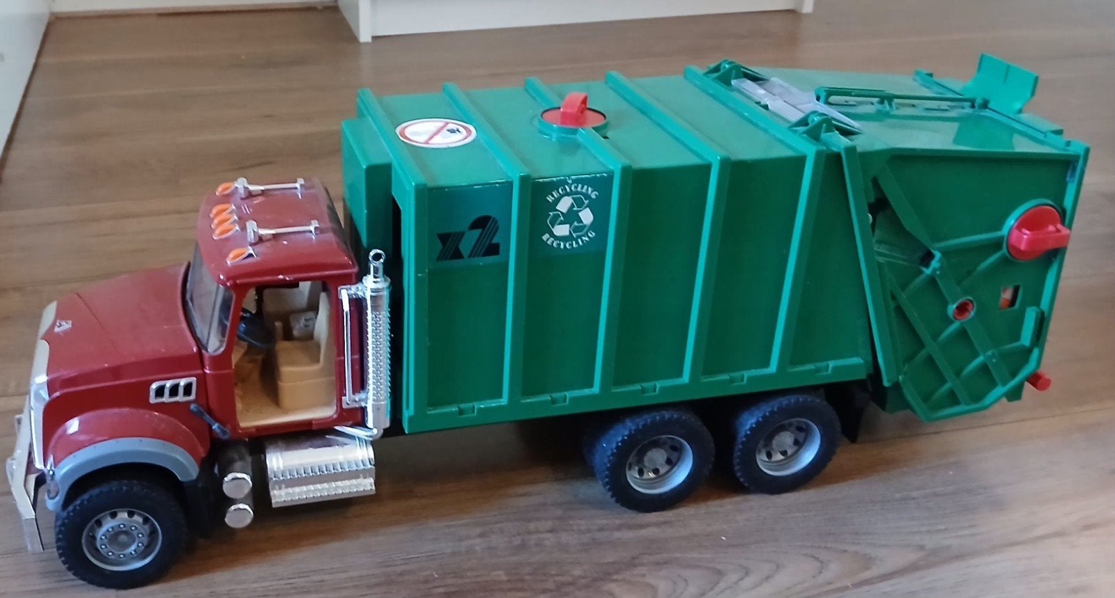 Speelgoed vuilniswagen - Gebruikt, Ophalen, Gebruikt