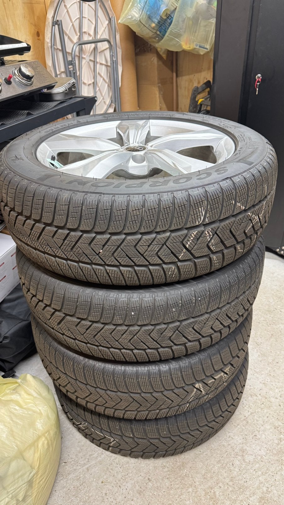 Te koop winterbanden met velgen Audi q5, Ophalen, Zo goed als nieuw