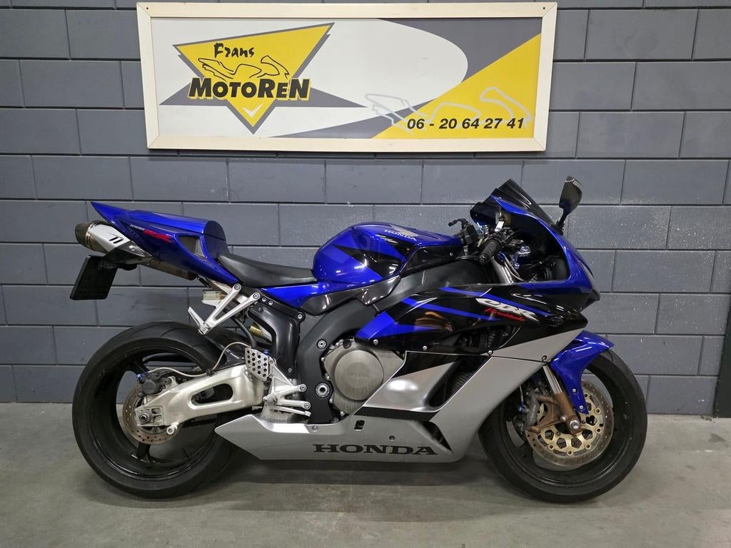 HONDA CBR 1000 RR FIREBLADE 2005 rijdbare linker zij schade, Motoren, Motoren | Schademotoren, HONDA, 4 cilinders, Onbekend, Super Sport