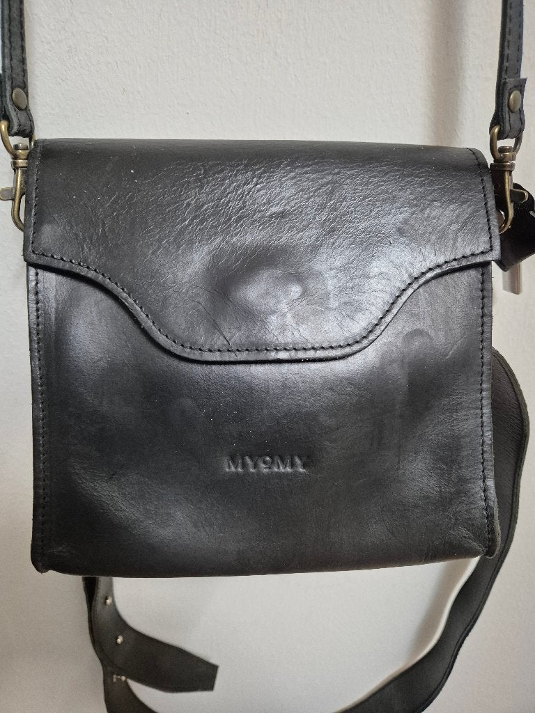 Tas64 - Zwarte leren Myomy heuptas-schoudertasje (1), Sieraden, Tassen en Uiterlijk, Tassen | Damestassen, Ophalen of Verzenden