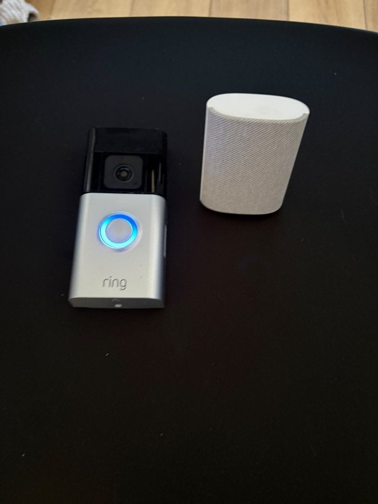 Ring Deurbel Pro op batterij met Ring Chime (3rd Gen) gong, Huis en Inrichting, Ophalen, Ingebouwde camera, Zo goed als nieuw