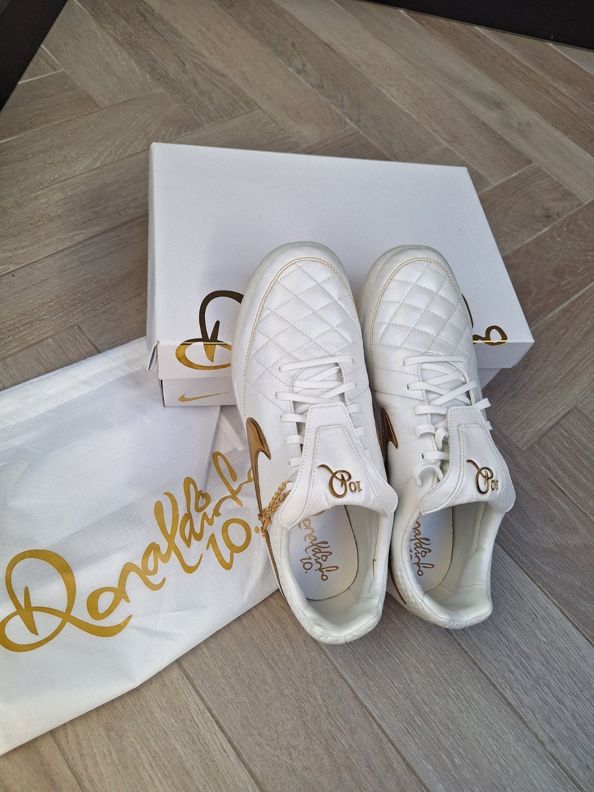 Nike Tiempo Legend RGN IC SE Ronaldinho 10 - Maat 46, Wit, Nike, Nieuw, Ophalen of Verzenden