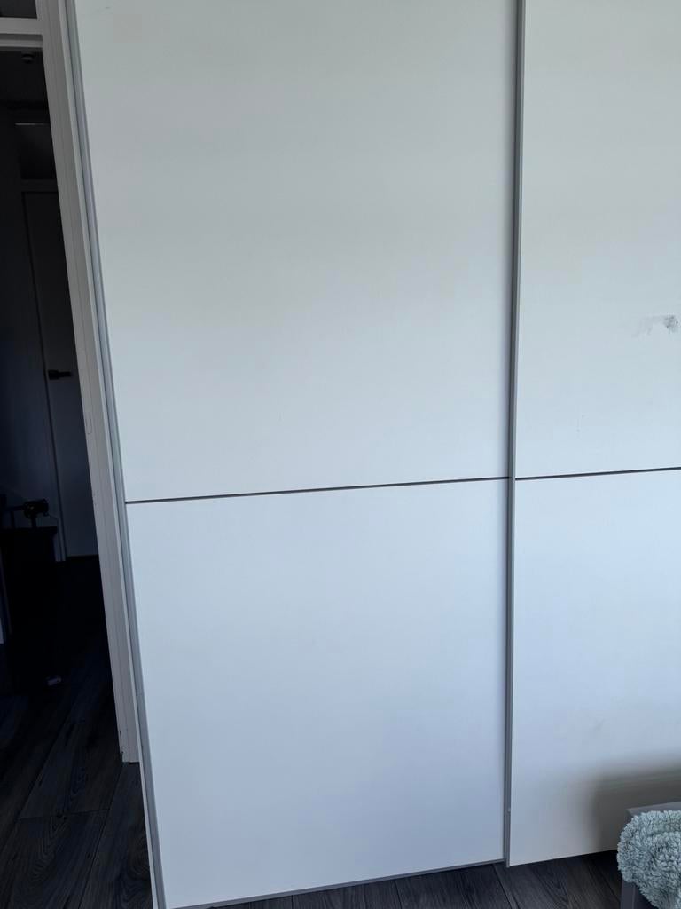 Kledingkast wit, Witgoed en Apparatuur, Koelkasten en IJskasten, Zonder vriesvak, 200 liter of meer, Zo goed als nieuw, 160 cm of meer