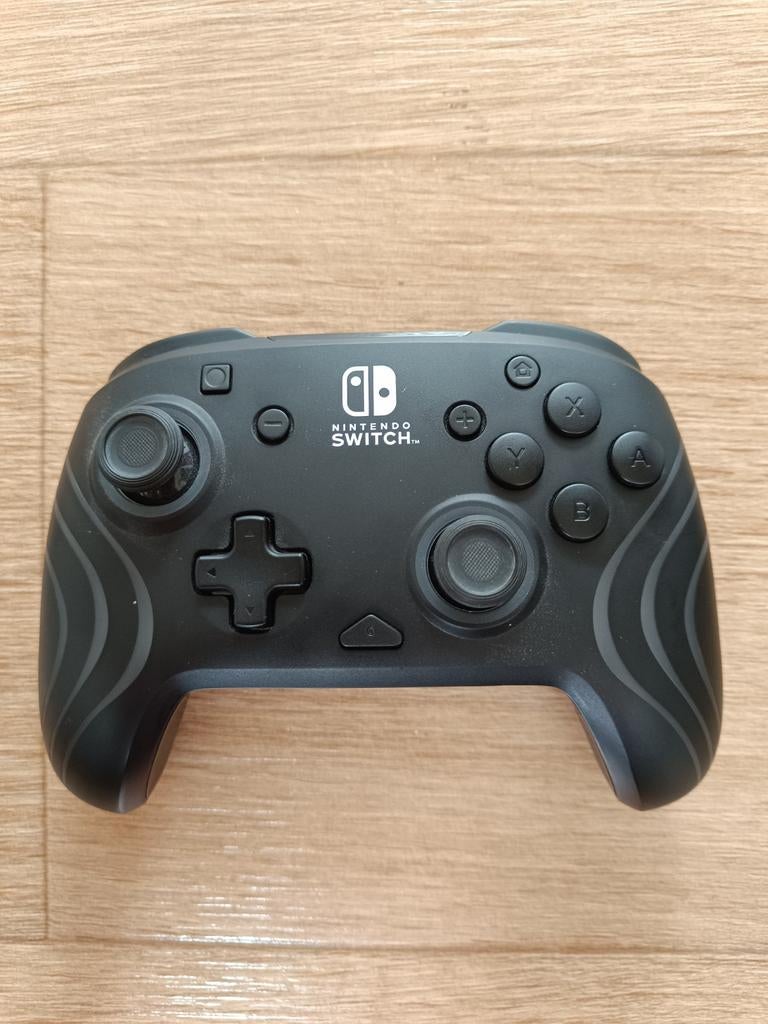 Nintendo Switch PDP Afterglow Wave controller, Ophalen, Zo goed als nieuw, Met 1 controller, Switch Original
