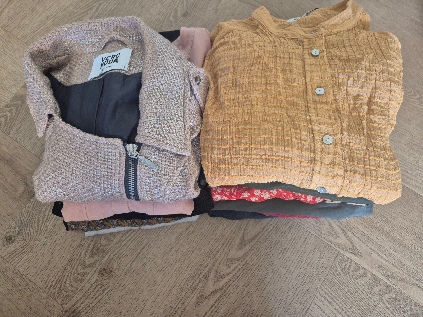 kledingpakket maat M, 12 st, Nukus, Vila etc, Ophalen of Verzenden, Zo goed als nieuw, Maat 38/40 (M)