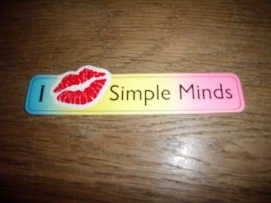 Artiesten sticker I kiss Simple Minds 11 x 2 cm, Ophalen of Verzenden, Zo goed als nieuw, Bedrijf of Vereniging