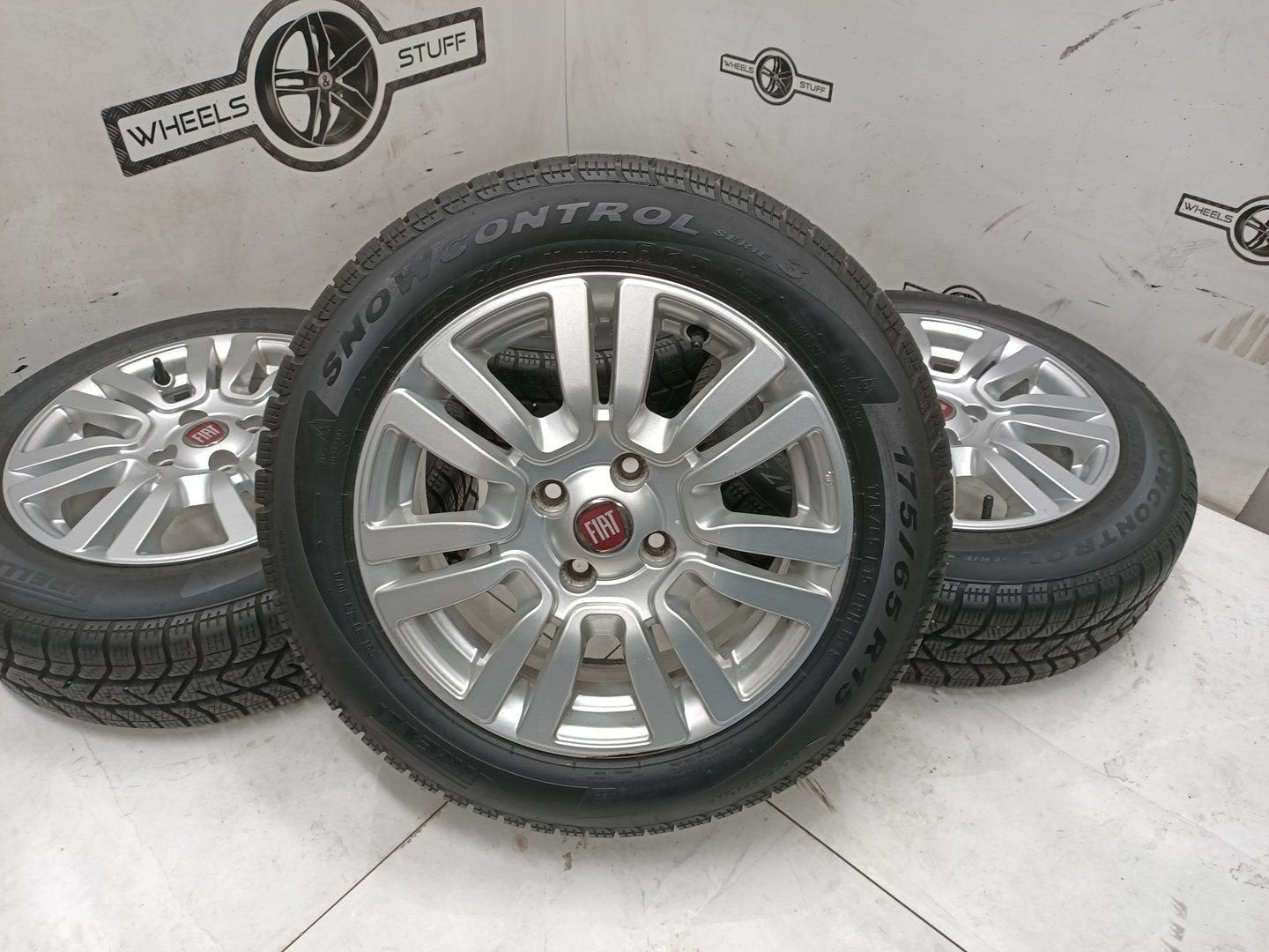 Fiat Punto lichtmetaal velgen 15"inch winterbanden 4x100 684, Auto-onderdelen, Gebruikt, -, -, Banden en Velgen
