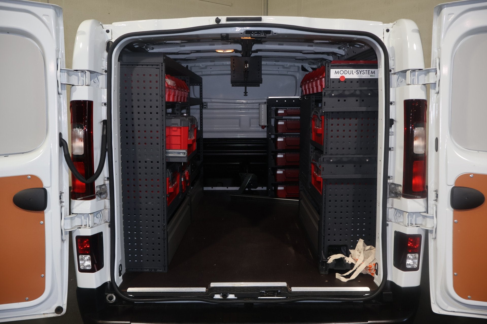 Renault Trafic 2.0 dCi 130pk L1 H1 Work Edition Inrichting, Voorwielaandrijving, Stof, Euro 6, 4 cilinders