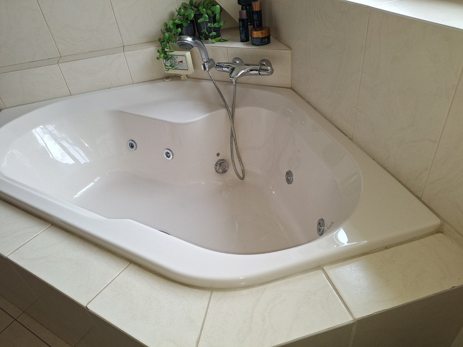 Inbouw bubbelbad, Huis en Inrichting, Badkamer | Complete badkamers, Gebruikt, Met bad, Ophalen