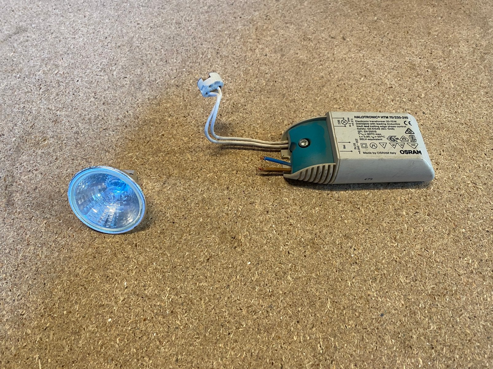 Electronische tranformator voor halogeen lamjes spotjes 12V, Halogeen, Gebruikt, Overige merken, Glas