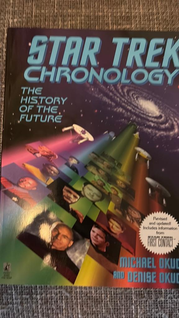 Star Trek boek Chronology., Ophalen of Verzenden, Zo goed als nieuw