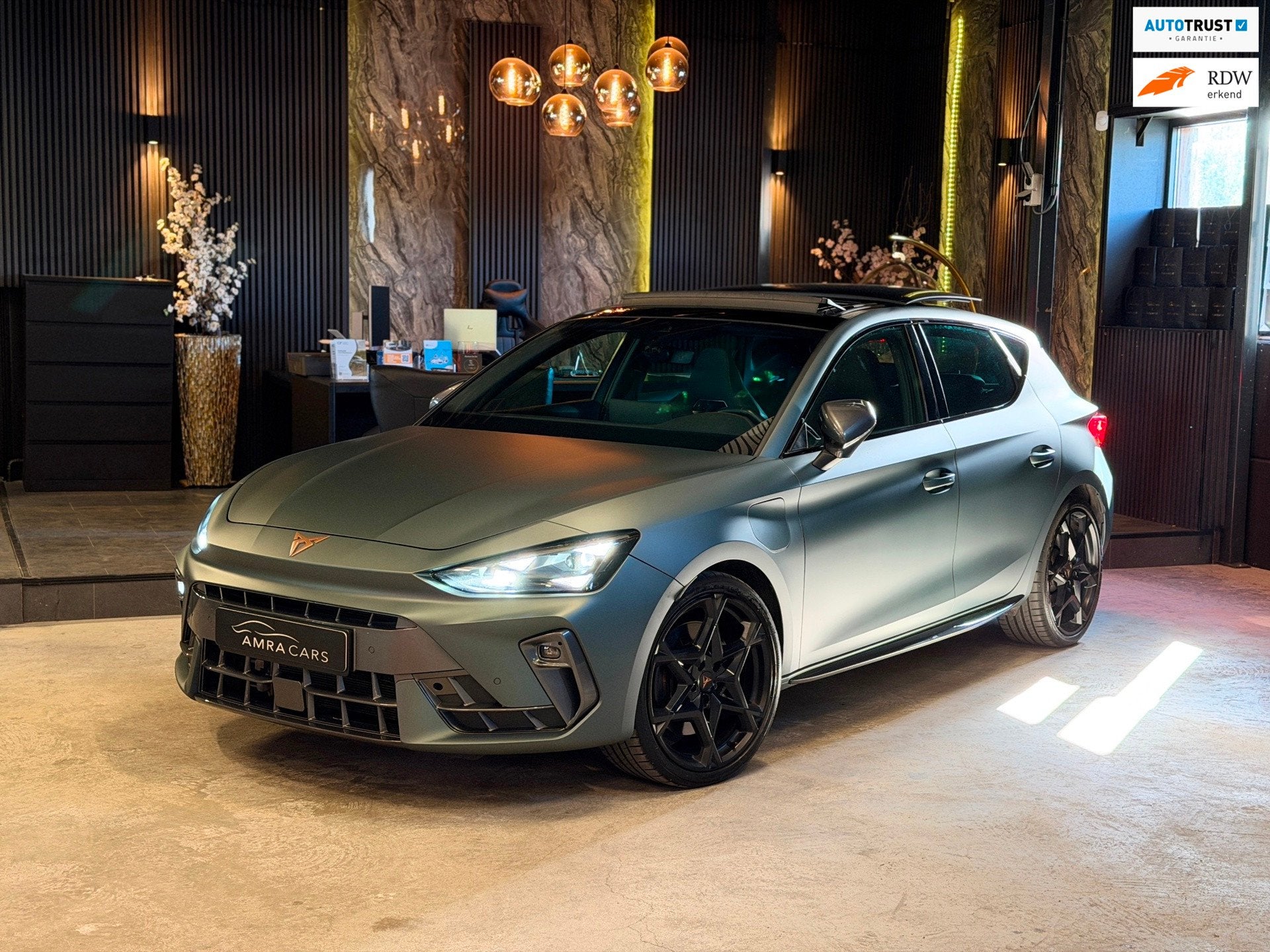 Cupra Leon 1.5 TSI e-Hybrid VZ Extreme 272PK|PANO|FULL OPTIO, Auto's, Euro 6, 4 cilinders, Plug-in hybride, Bedrijf