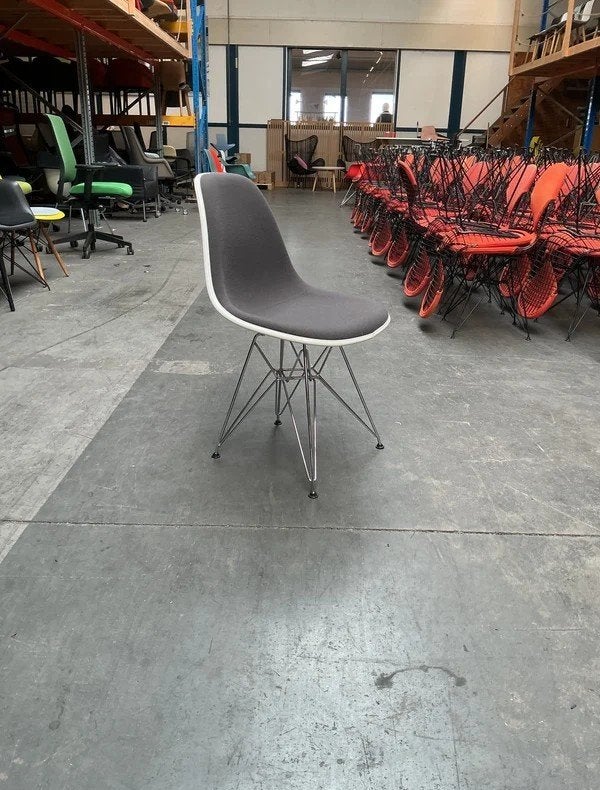 Vitra Eames DSR Design Stoelen | Witte Kuip | Grijze Stof, Huis en Inrichting, Gebruikt, -, -, Kunststof