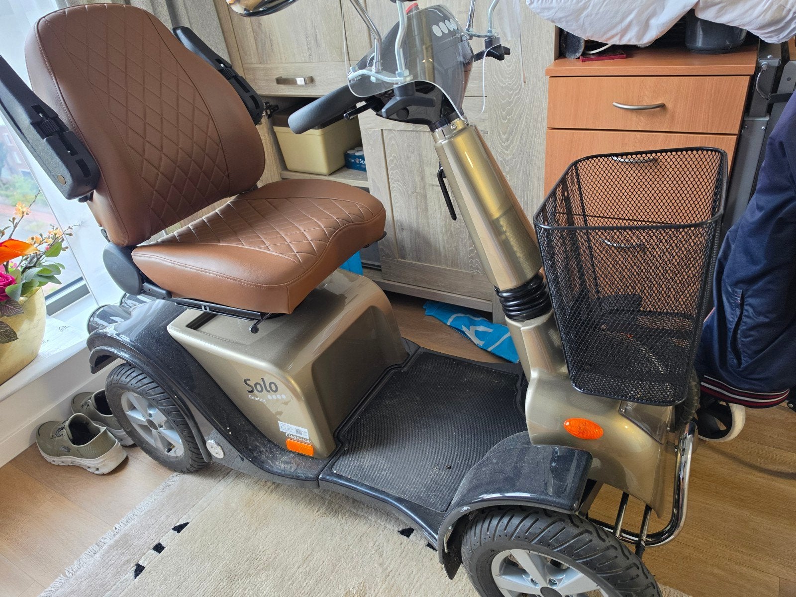 Scootmobiel Solo Life and Mobility, Ophalen, Life and Mobility, Zo goed als nieuw, 16 km/u of meer