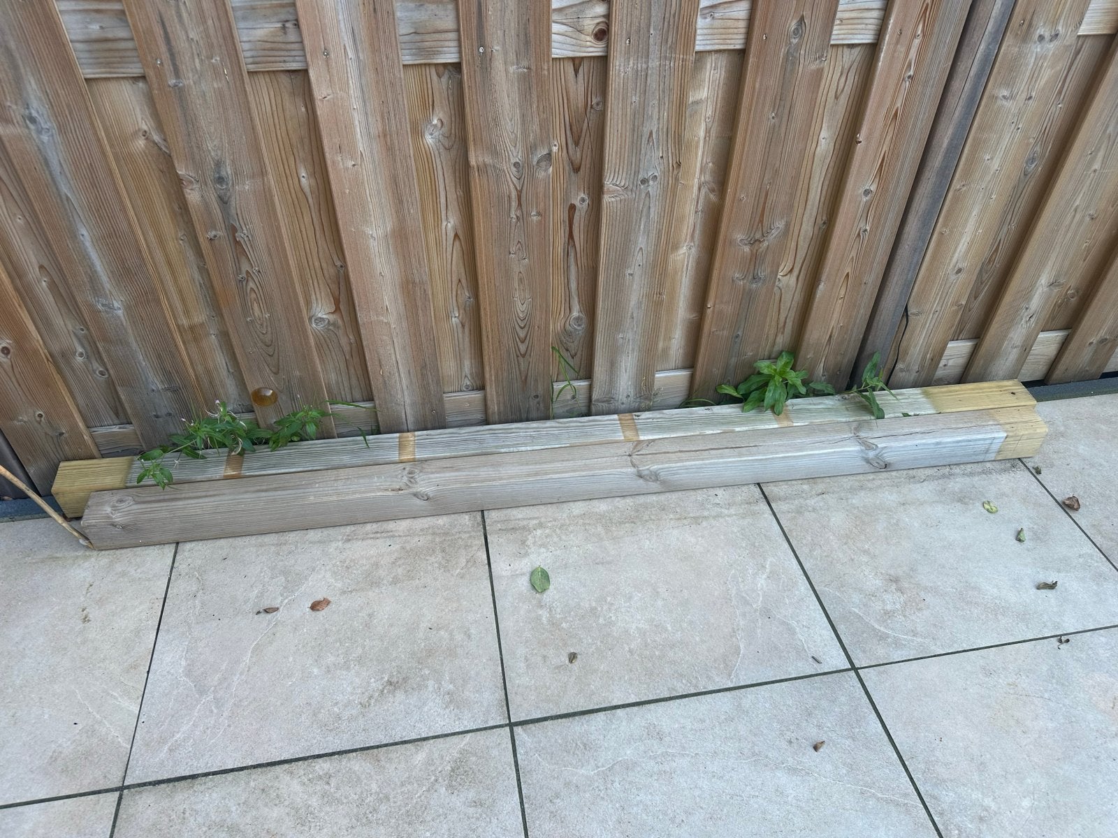 Houten grenen palen 9 cm - 2m en 2.10m lang, Tuin en Terras, Ophalen of Verzenden, Gebruikt, 180 tot 250 cm, Palen
