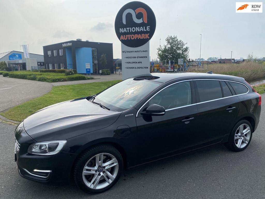 Volvo V60 2015 * 2.4 D6 AWD Plug-In Hybrid R-Design * EXPORT, Auto's, Volvo, Automaat, Bi-Xenon koplampen, Zwart, Vierwielaandrijving