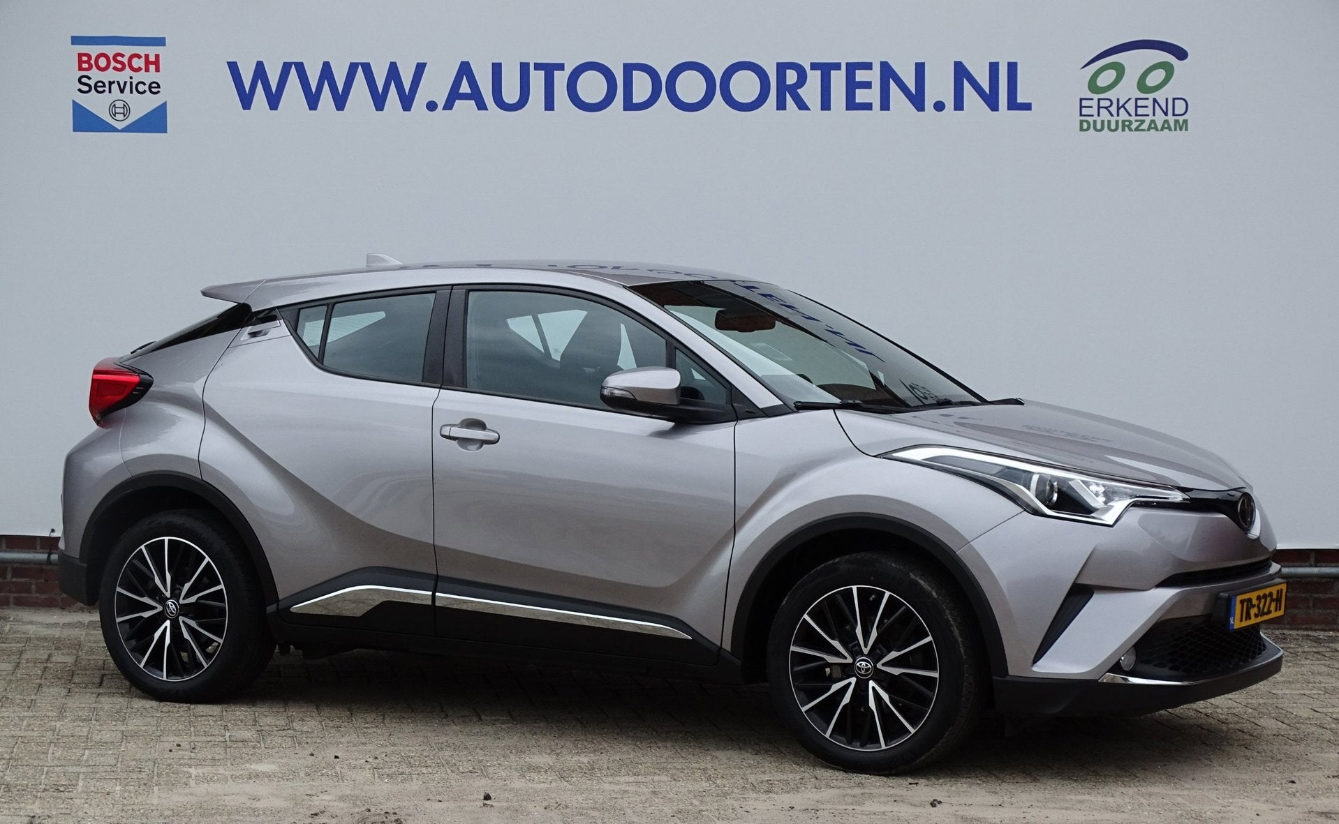 Toyota C-HR 1.2 Urban|Trekhaak|Navi|Camera|Bluetooth, Voorwielaandrijving, Stof, Gebruikt, 4 cilinders