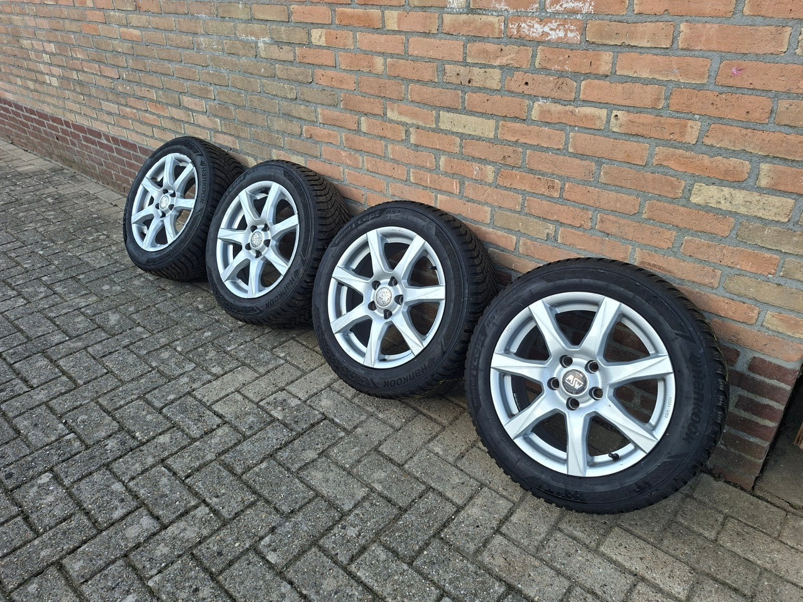 Winterbanden/velgen Hankook i*cept 205/55R16 Volvo, Auto-onderdelen, Ophalen, Gebruikt, 16 inch, Banden en Velgen