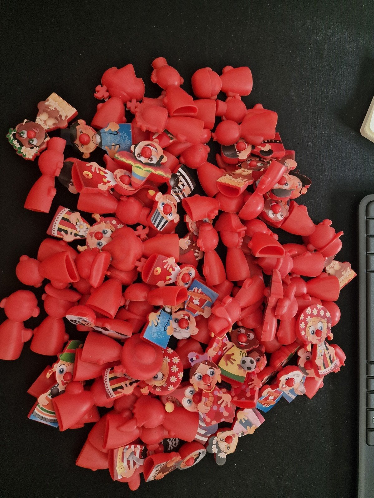 Rode neus poppetjes 90 stuks ongeveer  iets meer, Ophalen, Beeldje of Poppetje