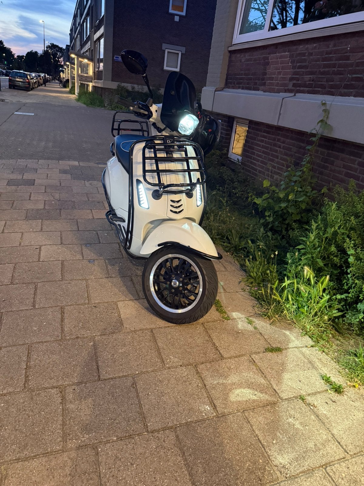 Vespa sprint 2018, Fietsen en Brommers, Scooters | Vespa, Ophalen, Maximaal 45 km/u, Vespa S, Zo goed als nieuw