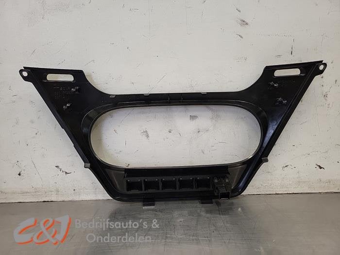 Radio omlijsting van een Iveco New Daily, Gebruikt, -, Overige automerken, -