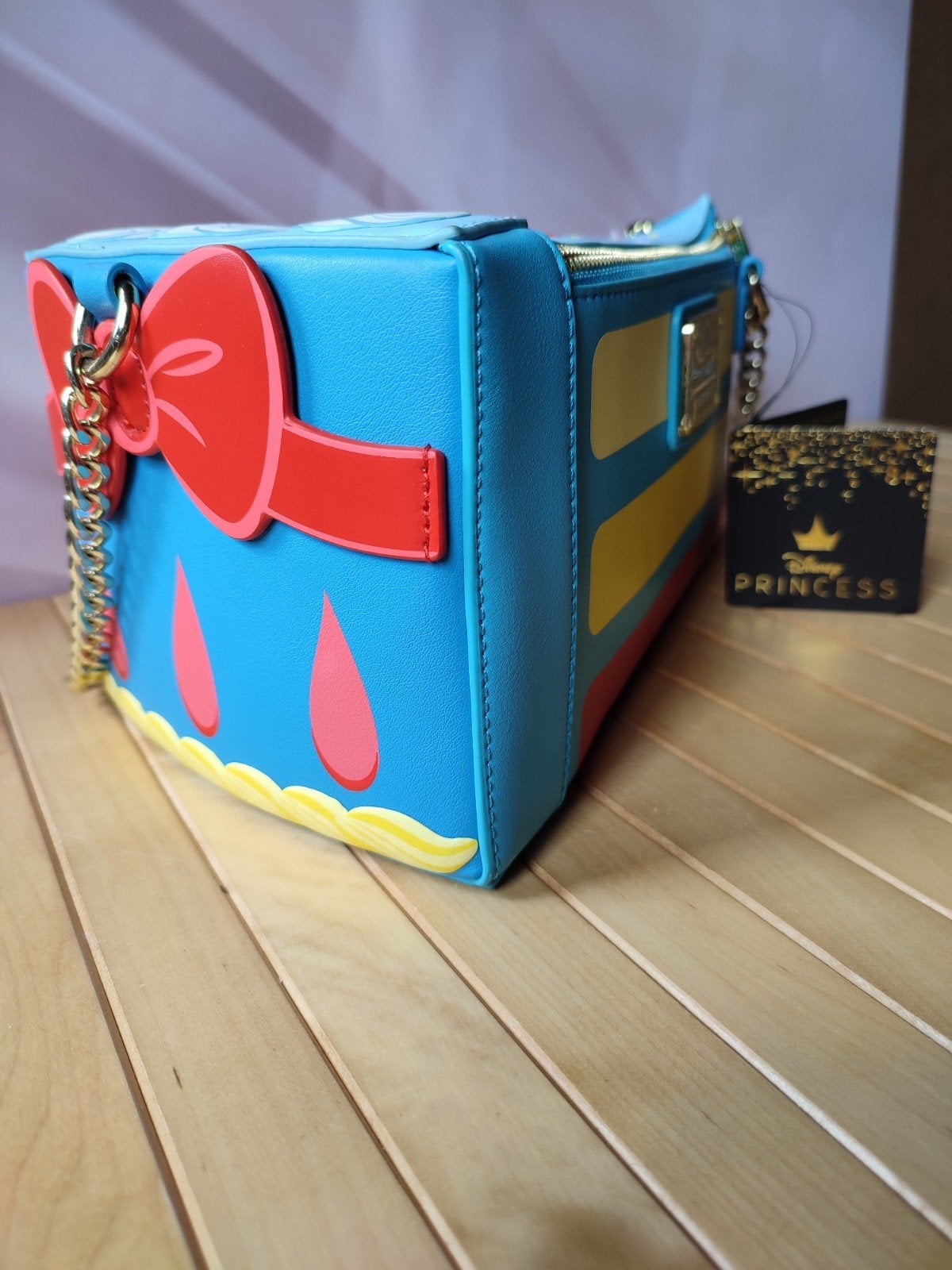 Disney Loungefly Snow White Cosplay Cake Cross Body Bag, Ophalen of Verzenden, Nieuw, Disney of Dora, Minder dan 30 cm