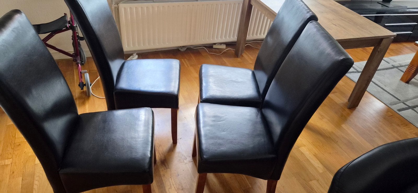 4 eetkamerstoelen gratis met tafel, Ophalen, Gebruikt, Zwart, Hout