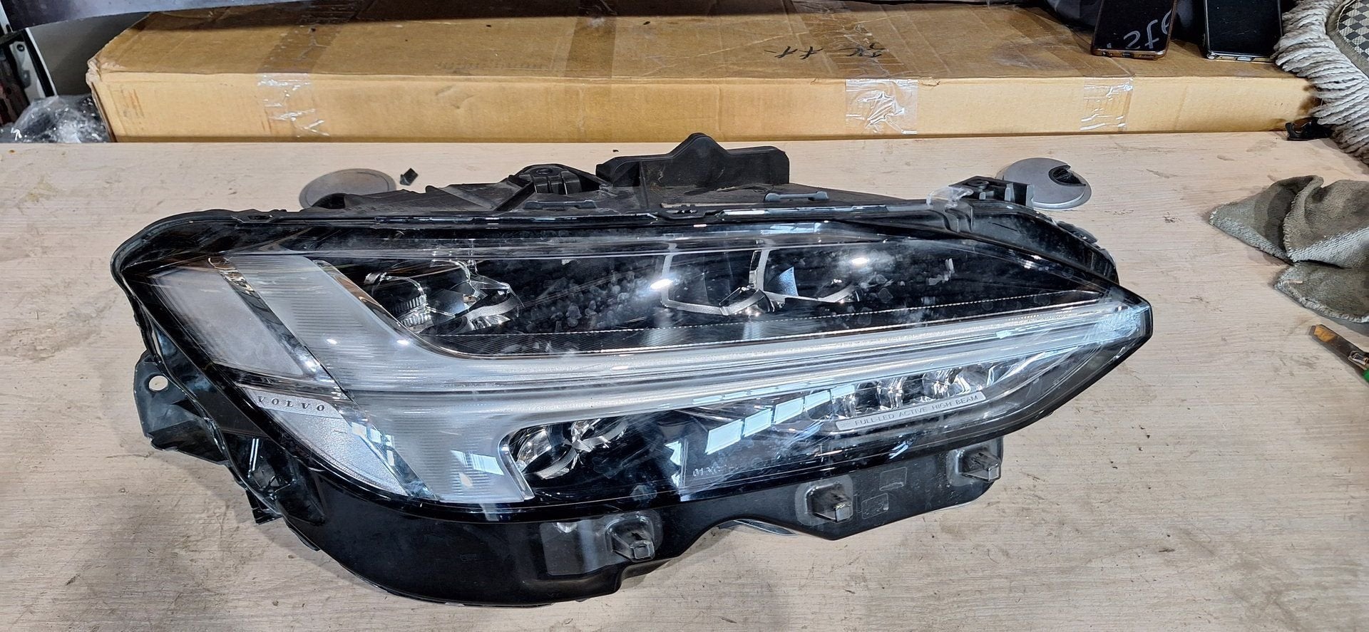 Volvo SV90 koplamp FULLED, Gebruikt, -, -, Ophalen of Verzenden